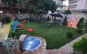 Antonio Apartments